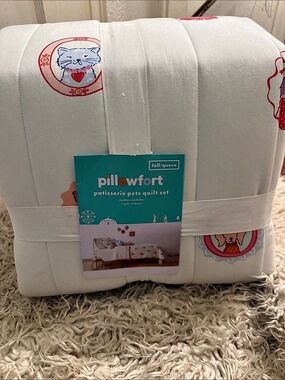 full/queen Patisserie Pets Quilt Set NWT